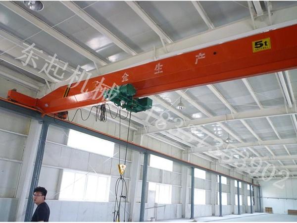 湖北荆州悬挂式起重机厂家怎样解决悬挂线造成的误差